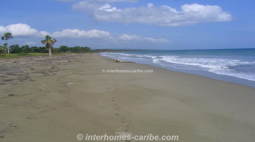 photos for LAS CAÑAS: LAND OF 40,000 M² / 9.88 ACRE WITH DIRECT SEA FRONT, OWNER FINANCING